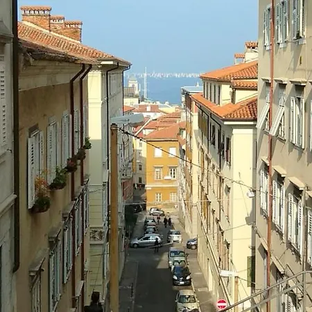 Casa Antica - Historical In Old Center * 的里雅斯特