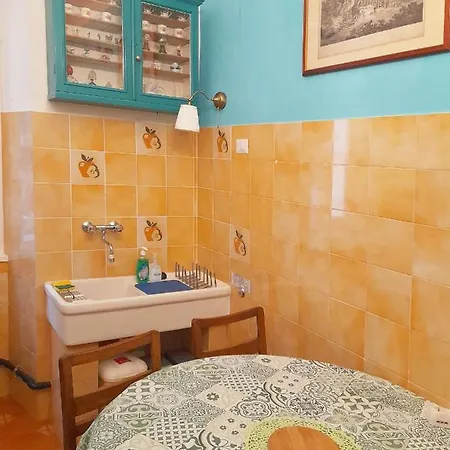 公寓 Casa Antica - Historical In Old Center 的里雅斯特