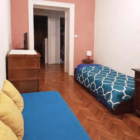 公寓 Casa Antica - Historical In Old Center 的里雅斯特